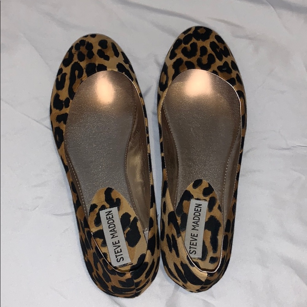 Steve Madden Leopard Flats